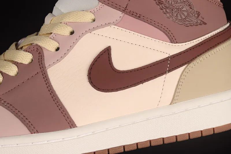 All categories Air Jordan Jordan series basketball shoes Air Jordan 1 Mid Different versions Air Jordan 1 Mid AJ1 Joe 1 smoke gray purple red red bean Chinese basketball shoes DO7440-821